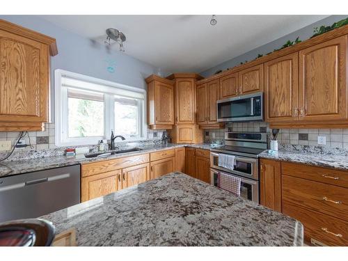 3609 64 Avenue Close, Lloydminster, AB - Indoor Photo Showing Kitchen With Stainless Steel Kitchen