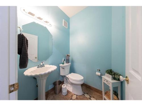 3609 64 Avenue Close, Lloydminster, AB - Indoor Photo Showing Bathroom