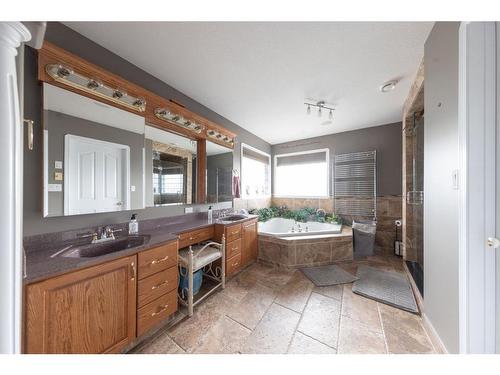 3609 64 Avenue Close, Lloydminster, AB - Indoor Photo Showing Bathroom