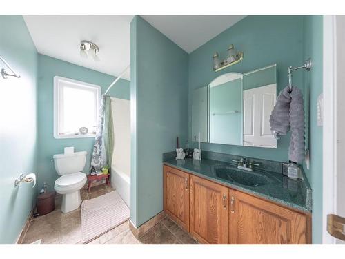 3609 64 Avenue Close, Lloydminster, AB - Indoor Photo Showing Bathroom