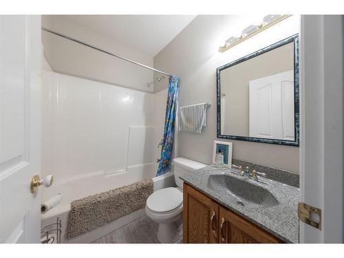 3609 64 Avenue Close, Lloydminster, AB - Indoor Photo Showing Bathroom