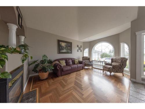 3609 64 Avenue Close, Lloydminster, AB - Indoor Photo Showing Living Room