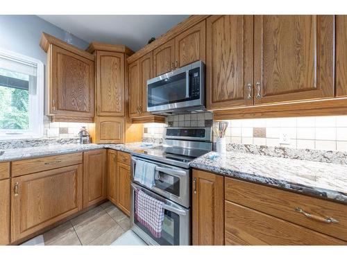 3609 64 Avenue Close, Lloydminster, AB - Indoor Photo Showing Kitchen