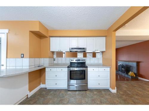 5406 31 Street, Lloydminster, AB - Indoor Photo Showing Kitchen