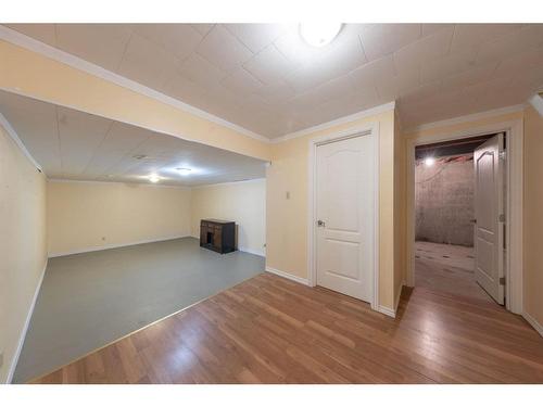 5406 31 Street, Lloydminster, AB - Indoor Photo Showing Other Room