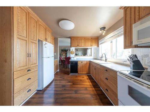 31 Alberta Crescent, Lloydminster, AB - Indoor Photo Showing Kitchen