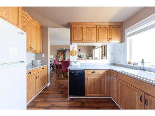 31 Alberta Crescent, Lloydminster, AB - Indoor Photo Showing Kitchen