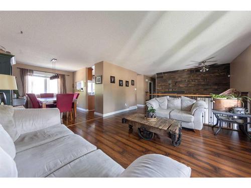 31 Alberta Crescent, Lloydminster, AB - Indoor Photo Showing Living Room