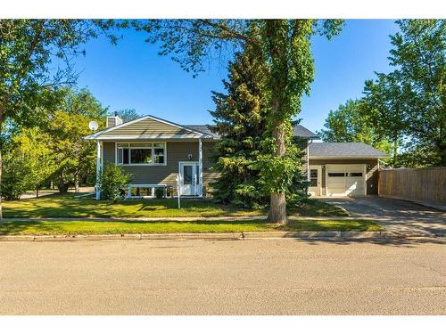 31 Alberta Crescent, Lloydminster, AB - Outdoor With Facade