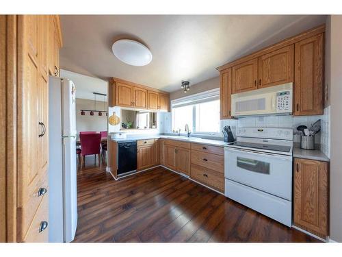 31 Alberta Crescent, Lloydminster, AB - Indoor Photo Showing Kitchen