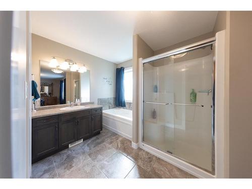 7309 35 Street, Lloydminster, AB - Indoor Photo Showing Bathroom