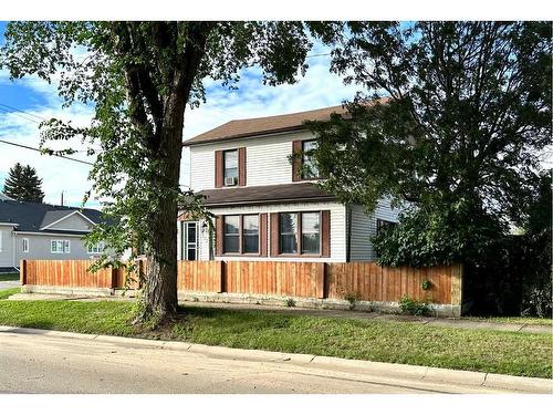 1102 3 Avenue, Wainwright, AB - Outdoor With Deck Patio Veranda