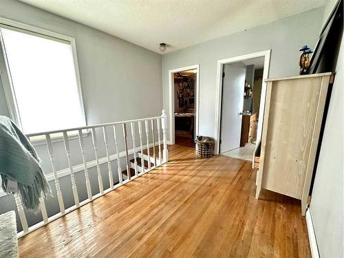 1102 3 Avenue, Wainwright, AB - Indoor Photo Showing Other Room