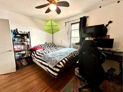 1102 3 Avenue, Wainwright, AB - Indoor Photo Showing Bedroom