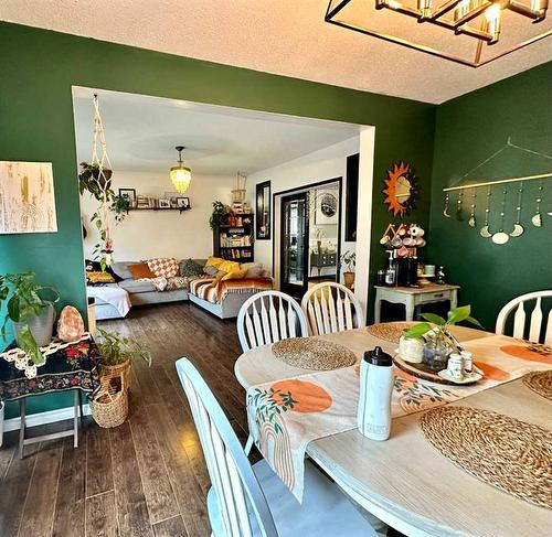 1102 3 Avenue, Wainwright, AB - Indoor Photo Showing Dining Room