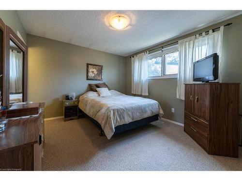 4906 58 Avenue, Lloydminster, AB - Indoor Photo Showing Bedroom