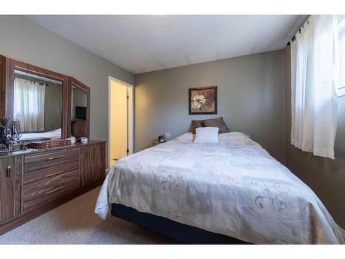 4906 58 Avenue, Lloydminster, AB - Indoor Photo Showing Bedroom