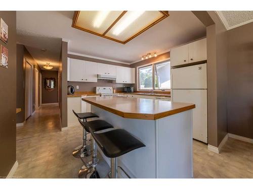 4906 58 Avenue, Lloydminster, AB - Indoor Photo Showing Kitchen