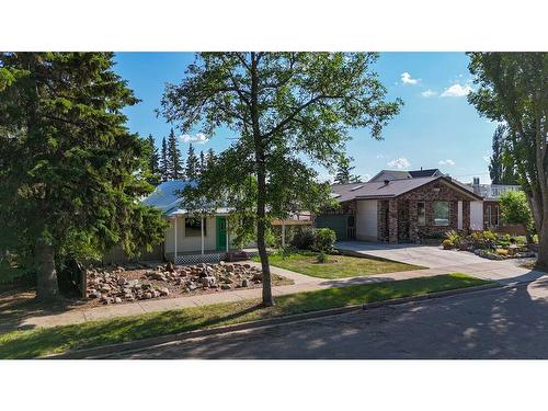 5111 54A Street, Lloydminster, AB - Outdoor