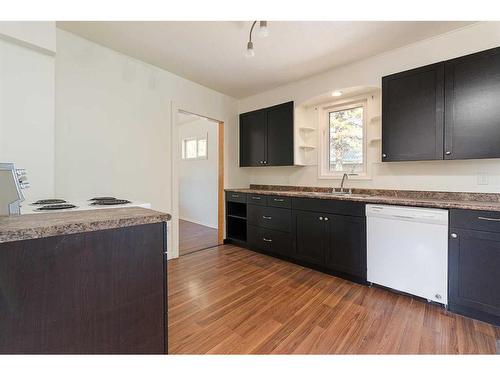 5111 54A Street, Lloydminster, AB - Indoor Photo Showing Kitchen With Double Sink