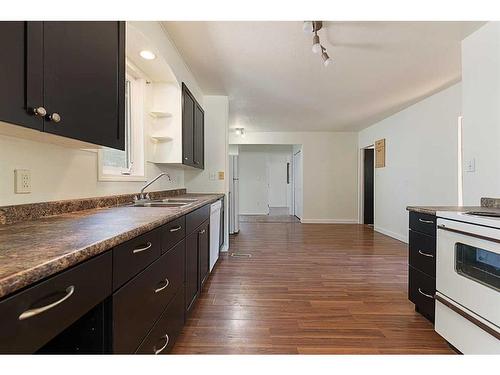 5111 54A Street, Lloydminster, AB - Indoor Photo Showing Kitchen With Double Sink