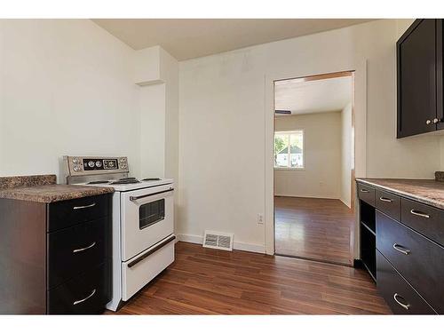 5111 54A Street, Lloydminster, AB - Indoor Photo Showing Kitchen