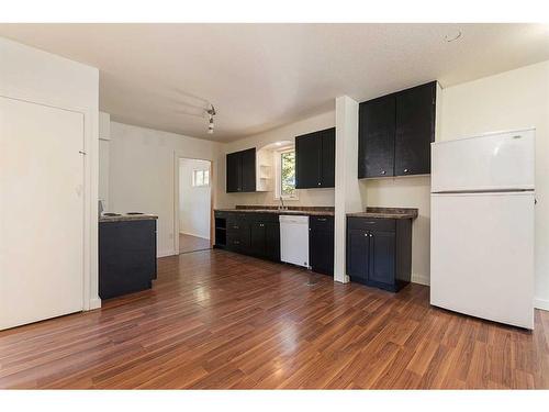 5111 54A Street, Lloydminster, AB - Indoor Photo Showing Kitchen