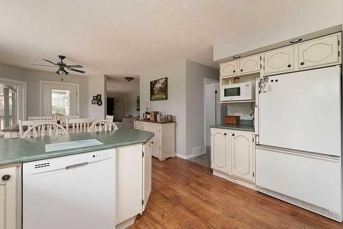 525064 Rge Rd 11, Rural Vermilion River, County Of, AB - Indoor Photo Showing Kitchen