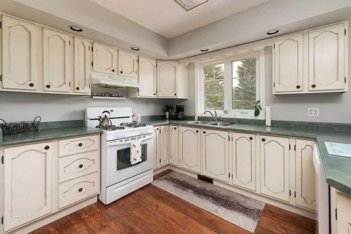 525064 Rge Rd 11, Rural Vermilion River, County Of, AB - Indoor Photo Showing Kitchen With Double Sink