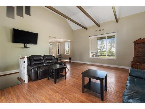 323074 Twp Rd 480, Maidstone, SK - Indoor Photo Showing Living Room