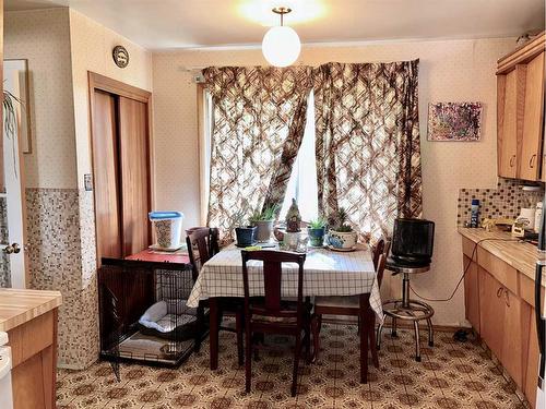 4739 53 Street, Innisfree, AB - Indoor Photo Showing Dining Room