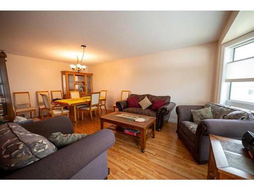 5011 49 Street, Consort, AB - Indoor Photo Showing Living Room