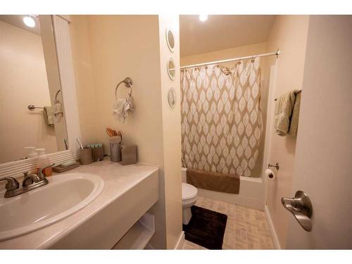 5011 49 Street, Consort, AB - Indoor Photo Showing Bathroom