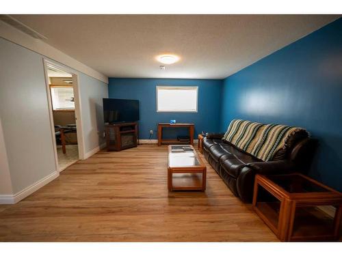 5011 49 Street, Consort, AB - Indoor Photo Showing Living Room