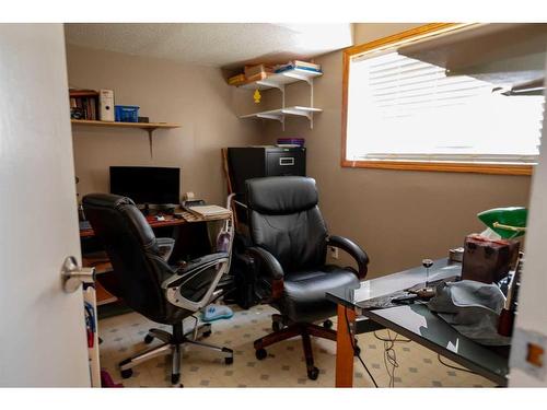 5011 49 Street, Consort, AB - Indoor Photo Showing Office