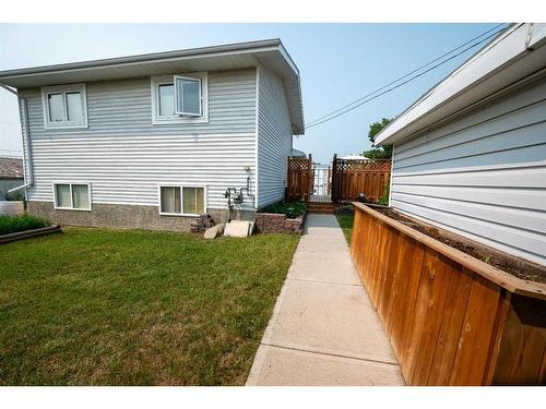 5011 49 Street, Consort, AB - Outdoor With Exterior