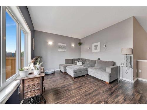 6016 18 Street, Lloydminster, AB - Indoor Photo Showing Living Room