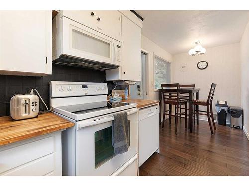 5414 48 Street, Lloydminster, AB - Indoor Photo Showing Kitchen