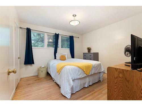 5414 48 Street, Lloydminster, AB - Indoor Photo Showing Bedroom