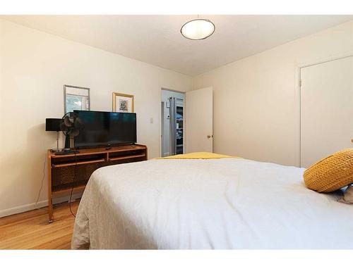 5414 48 Street, Lloydminster, AB - Indoor Photo Showing Bedroom