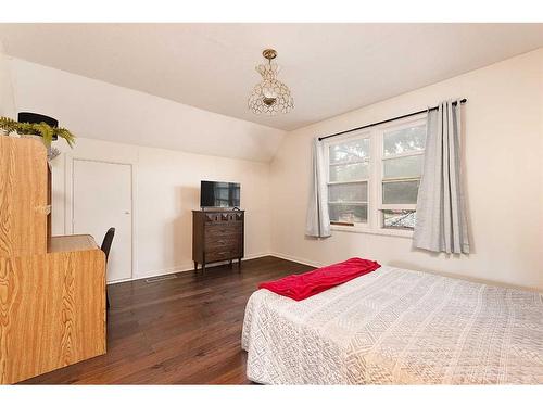 5414 48 Street, Lloydminster, AB - Indoor Photo Showing Bedroom