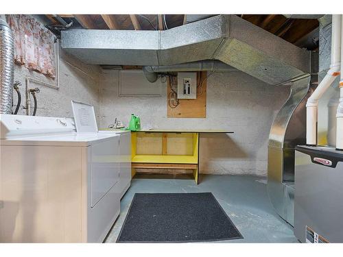 5414 48 Street, Lloydminster, AB - Indoor Photo Showing Laundry Room