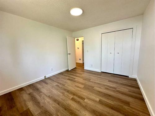 5147 55 Avenue, Edgerton, AB - Indoor Photo Showing Other Room