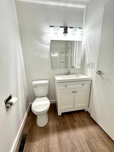 5147 55 Avenue, Edgerton, AB - Indoor Photo Showing Bathroom