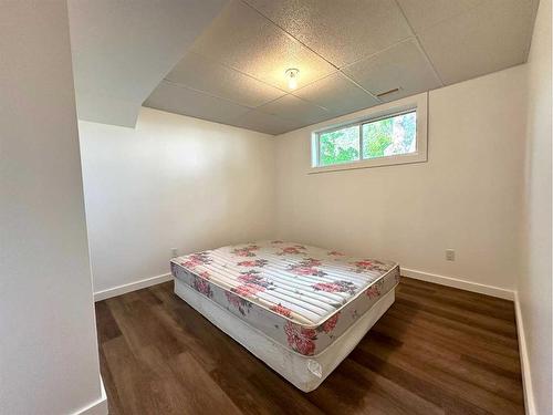 5147 55 Avenue, Edgerton, AB - Indoor Photo Showing Bedroom