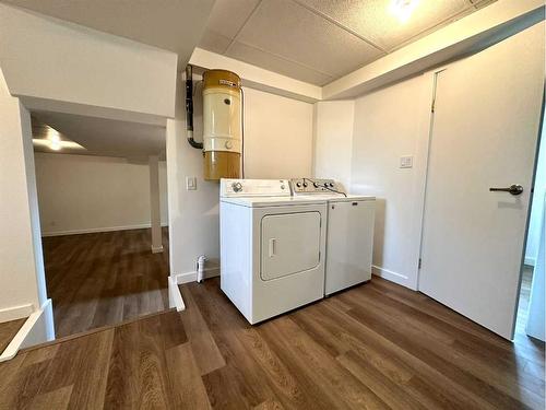 5147 55 Avenue, Edgerton, AB - Indoor Photo Showing Laundry Room