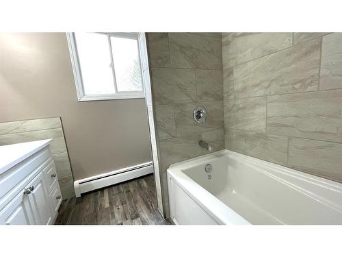 5340 52 Street, Provost, AB - Indoor Photo Showing Bathroom