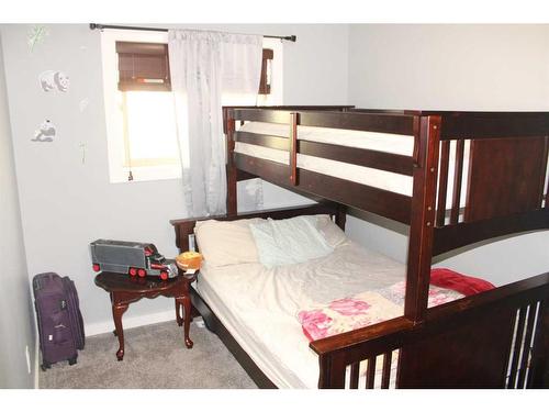 16-3390 72Nd Avenue, Lloydminster, AB - Indoor Photo Showing Bedroom