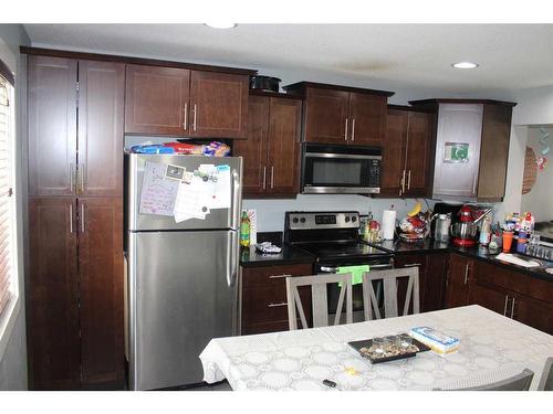 16-3390 72Nd Avenue, Lloydminster, AB - Indoor Photo Showing Kitchen With Stainless Steel Kitchen