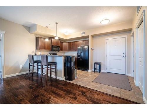 109-4102 69 Avenue, Lloydminster, AB - Indoor Photo Showing Kitchen